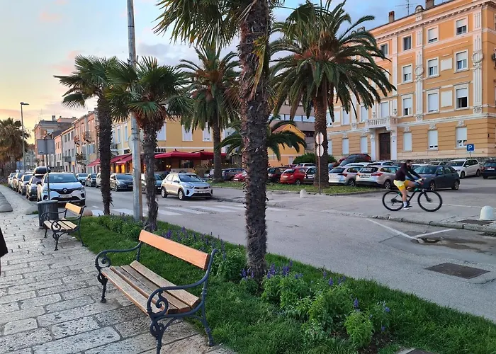 Tom's Luxury Zadar, Branimirova Obala * زادار