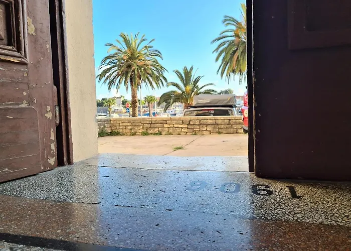 Tom's Luxury Zadar, Branimirova Obala *