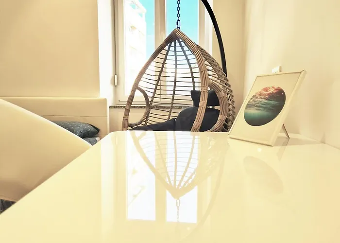 Tom's Luxury Zadar, Branimirova Obala